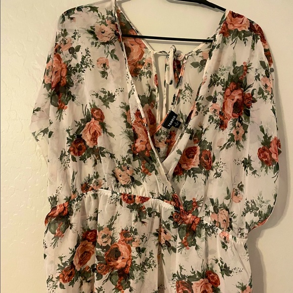 Torrid floral top - Picture 1 of 2